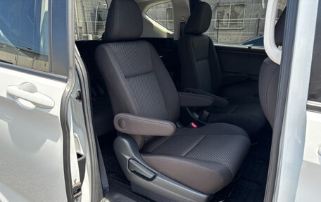 Honda Freed II, 2022 год, 1 690 000 рублей, 12 фотография