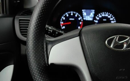 Hyundai Solaris II рестайлинг, 2011 год, 660 000 рублей, 17 фотография