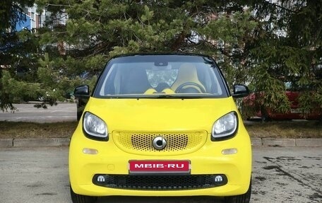 Smart Fortwo III, 2018 год, 1 190 000 рублей, 2 фотография