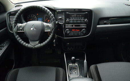 Mitsubishi Outlander III рестайлинг 3, 2019 год, 2 050 000 рублей, 8 фотография