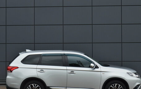 Mitsubishi Outlander III рестайлинг 3, 2019 год, 2 050 000 рублей, 4 фотография