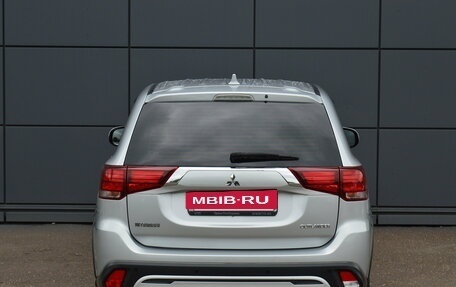 Mitsubishi Outlander III рестайлинг 3, 2019 год, 2 050 000 рублей, 5 фотография