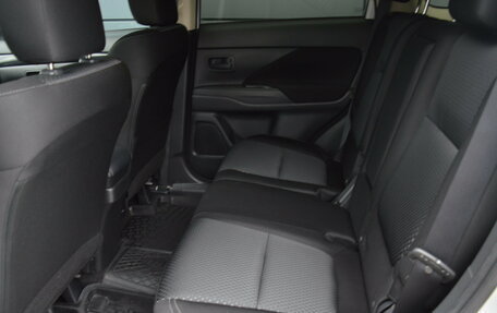 Mitsubishi Outlander III рестайлинг 3, 2019 год, 2 050 000 рублей, 17 фотография