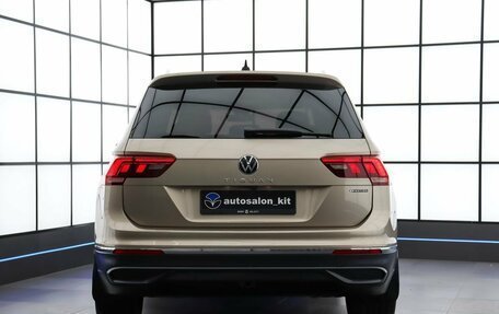 Volkswagen Tiguan II, 2021 год, 3 049 000 рублей, 5 фотография