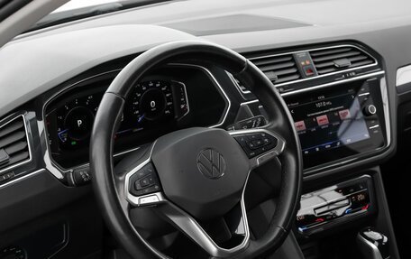 Volkswagen Tiguan II, 2021 год, 3 049 000 рублей, 8 фотография