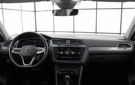 Volkswagen Tiguan II, 2021 год, 3 049 000 рублей, 12 фотография