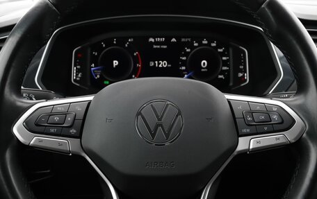 Volkswagen Tiguan II, 2021 год, 3 049 000 рублей, 13 фотография