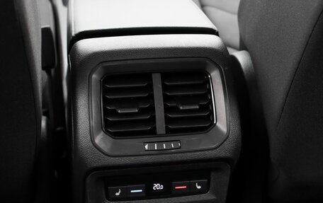 Volkswagen Tiguan II, 2021 год, 3 049 000 рублей, 18 фотография