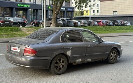 Hyundai Sonata IV рестайлинг, 2002 год, 150 000 рублей, 4 фотография