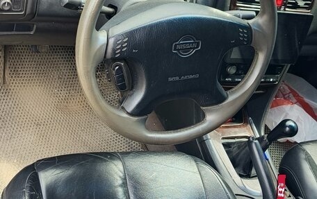 Nissan Maxima VIII, 2000 год, 240 000 рублей, 5 фотография