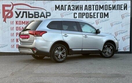 Mitsubishi Outlander III рестайлинг 3, 2018 год, 1 950 000 рублей, 6 фотография