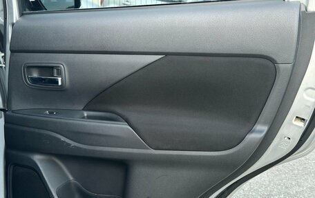Mitsubishi Outlander III рестайлинг 3, 2018 год, 1 950 000 рублей, 23 фотография