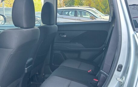 Mitsubishi Outlander III рестайлинг 3, 2018 год, 1 950 000 рублей, 19 фотография
