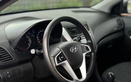 Hyundai Solaris II рестайлинг, 2015 год, 990 000 рублей, 12 фотография