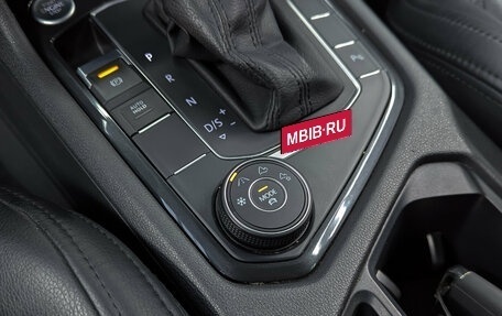 Volkswagen Tiguan II, 2020 год, 2 680 000 рублей, 27 фотография