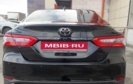 Toyota Camry, 2021 год, 2 500 000 рублей, 3 фотография