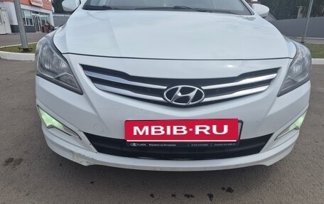 Hyundai Solaris II рестайлинг, 2015 год, 870 000 рублей, 2 фотография