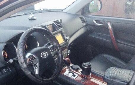 Toyota Highlander III, 2011 год, 1 900 000 рублей, 5 фотография