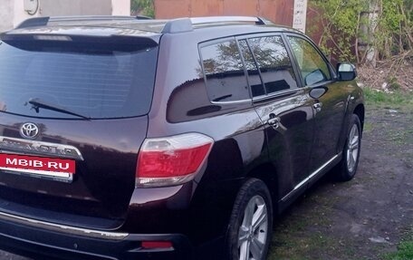 Toyota Highlander III, 2011 год, 1 900 000 рублей, 8 фотография