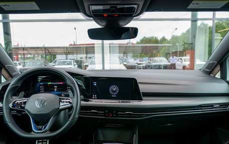 Volkswagen Golf R, 2023 год, 4 990 000 рублей, 13 фотография