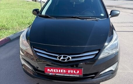 Hyundai Solaris II рестайлинг, 2015 год, 770 000 рублей, 1 фотография