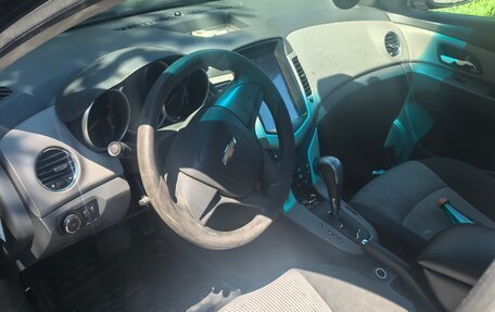 Chevrolet Cruze II, 2010 год, 600 000 рублей, 3 фотография