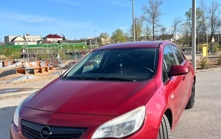 Opel Astra J, 2011 год, 590 000 рублей, 2 фотография