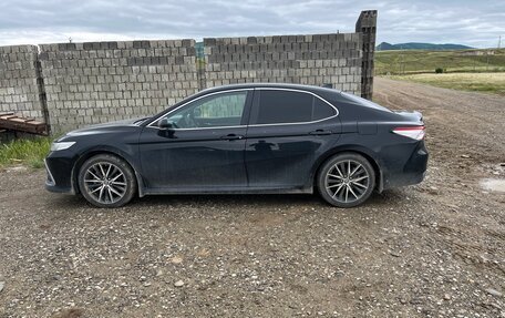 Toyota Camry, 2021 год, 2 800 000 рублей, 4 фотография