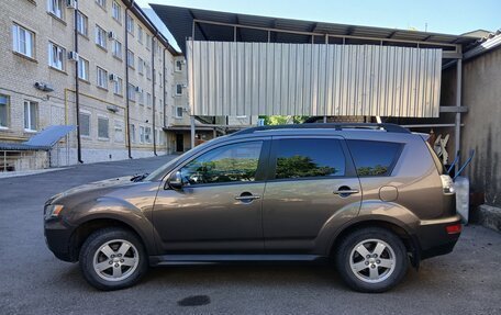 Mitsubishi Outlander III рестайлинг 3, 2012 год, 999 000 рублей, 2 фотография