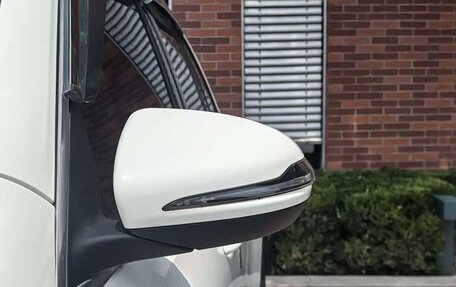 Mercedes-Benz GLB, 2020 год, 2 290 000 рублей, 22 фотография