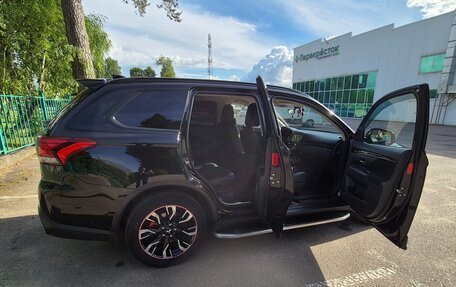 Mitsubishi Outlander III рестайлинг 3, 2021 год, 2 600 000 рублей, 4 фотография
