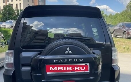 Mitsubishi Pajero IV, 2011 год, 2 040 000 рублей, 2 фотография