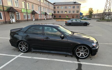 Toyota Altezza, 1999 год, 900 000 рублей, 3 фотография