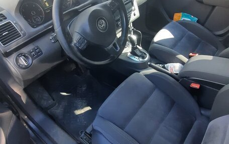 Volkswagen Touran III, 2011 год, 1 400 000 рублей, 4 фотография