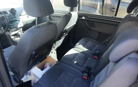 Volkswagen Touran III, 2011 год, 1 400 000 рублей, 5 фотография