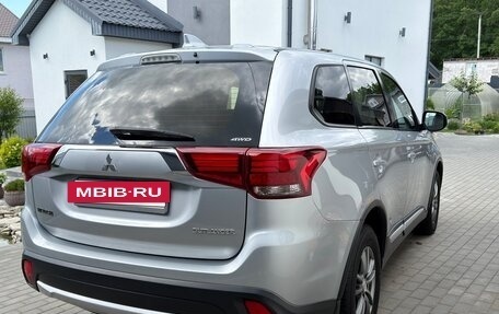 Mitsubishi Outlander III рестайлинг 3, 2017 год, 1 760 000 рублей, 7 фотография