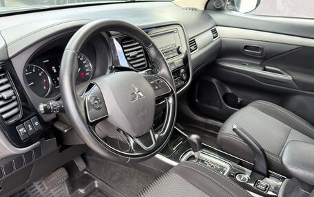Mitsubishi Outlander III рестайлинг 3, 2017 год, 1 760 000 рублей, 16 фотография