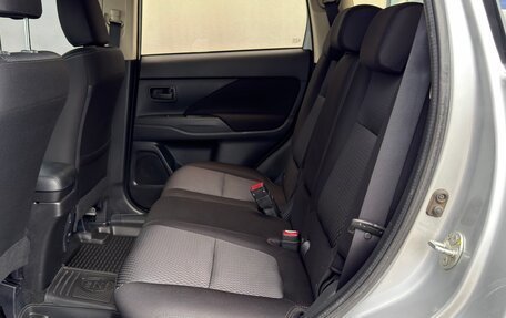 Mitsubishi Outlander III рестайлинг 3, 2017 год, 1 760 000 рублей, 18 фотография
