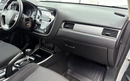 Mitsubishi Outlander III рестайлинг 3, 2017 год, 1 760 000 рублей, 20 фотография