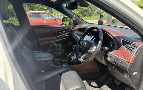 Toyota Harrier, 2019 год, 3 450 000 рублей, 7 фотография