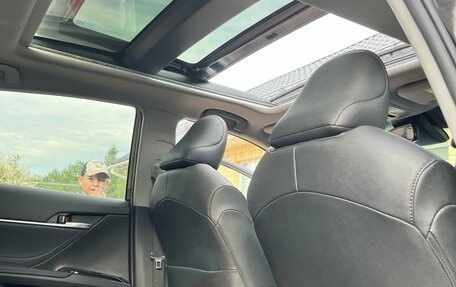Toyota Camry, 2022 год, 3 800 000 рублей, 3 фотография