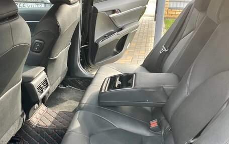 Toyota Camry, 2022 год, 3 800 000 рублей, 9 фотография