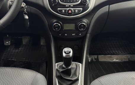 Hyundai Solaris II рестайлинг, 2013 год, 920 000 рублей, 11 фотография
