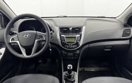 Hyundai Solaris II рестайлинг, 2013 год, 920 000 рублей, 13 фотография