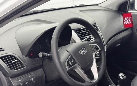 Hyundai Solaris II рестайлинг, 2013 год, 920 000 рублей, 17 фотография