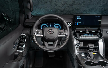 Toyota Land Cruiser, 2026 год, 15 800 000 рублей, 17 фотография