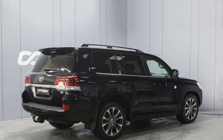 Toyota Land Cruiser 200, 2015 год, 4 999 000 рублей, 2 фотография