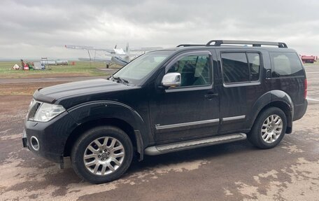 Nissan Pathfinder, 2011 год, 1 200 000 рублей, 2 фотография