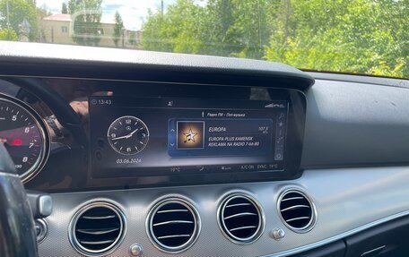 Mercedes-Benz E-Класс, 2018 год, 2 500 000 рублей, 3 фотография