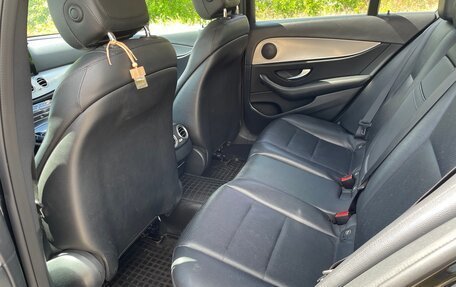 Mercedes-Benz E-Класс, 2018 год, 2 500 000 рублей, 7 фотография